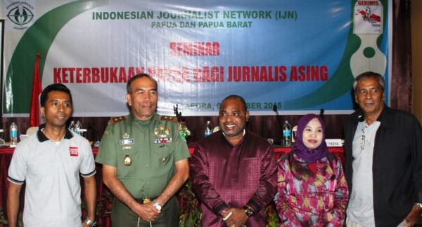 Foto Bersama : IJN, Pangdam, Jimy J (DPRP), DR.Nahria & Amir Siregar (Moderator)