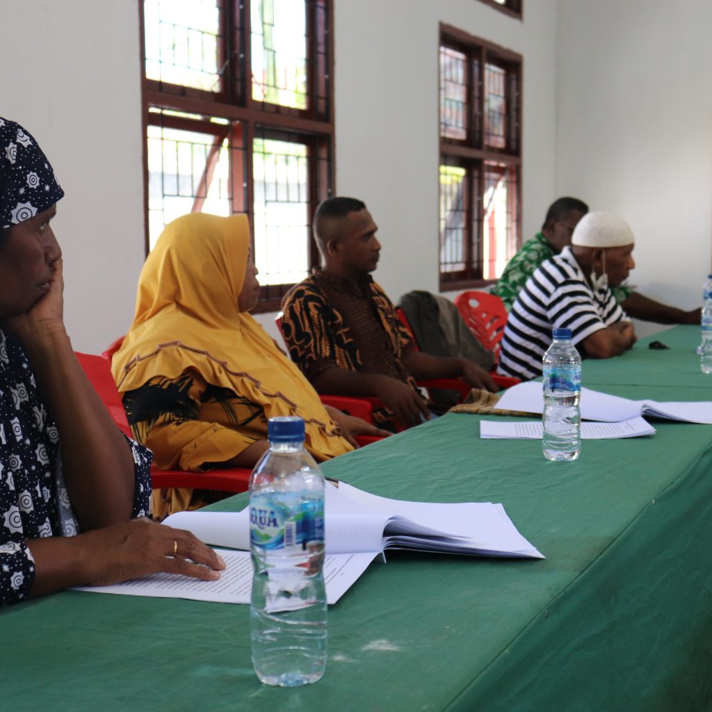 Masyarakat Adat Suku Koiway Saat melakukan verifikasi dan Idetifikasi Kajian Naskah Akademik yang di Lakukan Jaringan Kerja Rakyat Papua (JERAT PAPUA) Foto Nesta Makuba